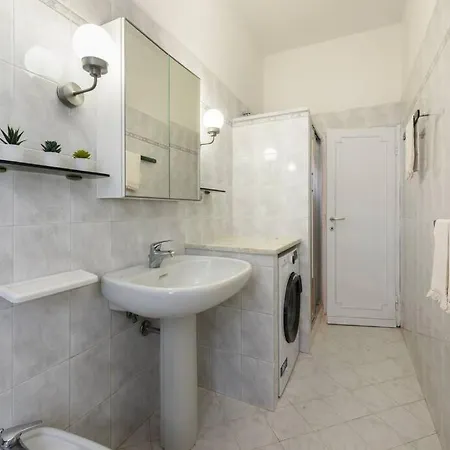 Apartment Ac & Wifi Newly Renovated Florence