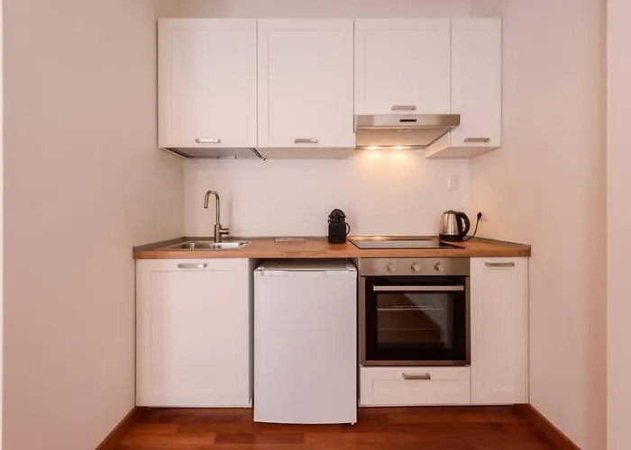 Ac & Wifi Newly Renovated Апартаменты